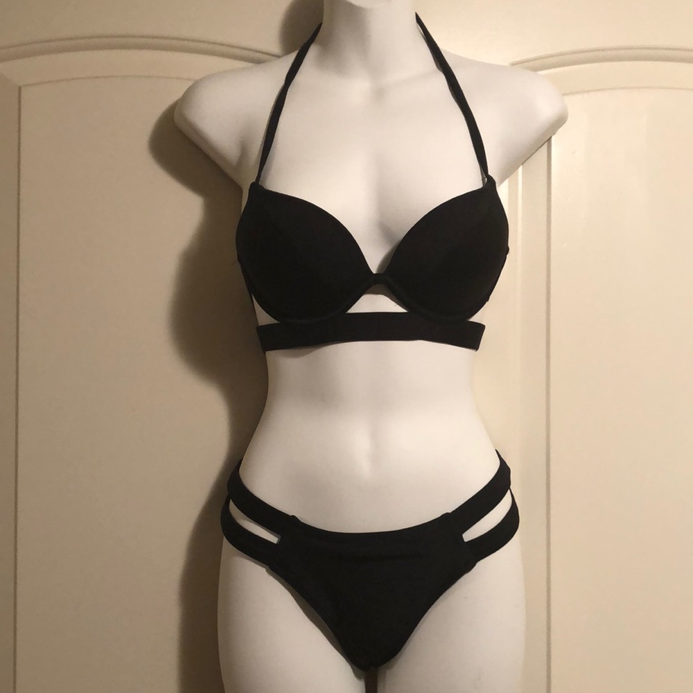 Black bikini bottoms